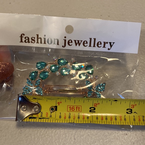 Hair accessory - Picture 3 of 4